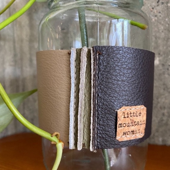 Leather Handcrafted “Coliseum” Propagation Vase - Picture 9 of 11